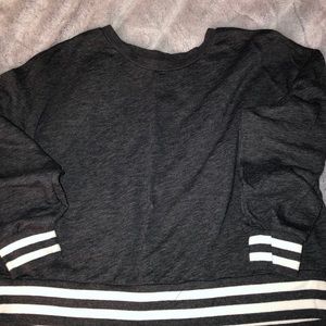 NWOT long sleeved crop sweatshirt size L